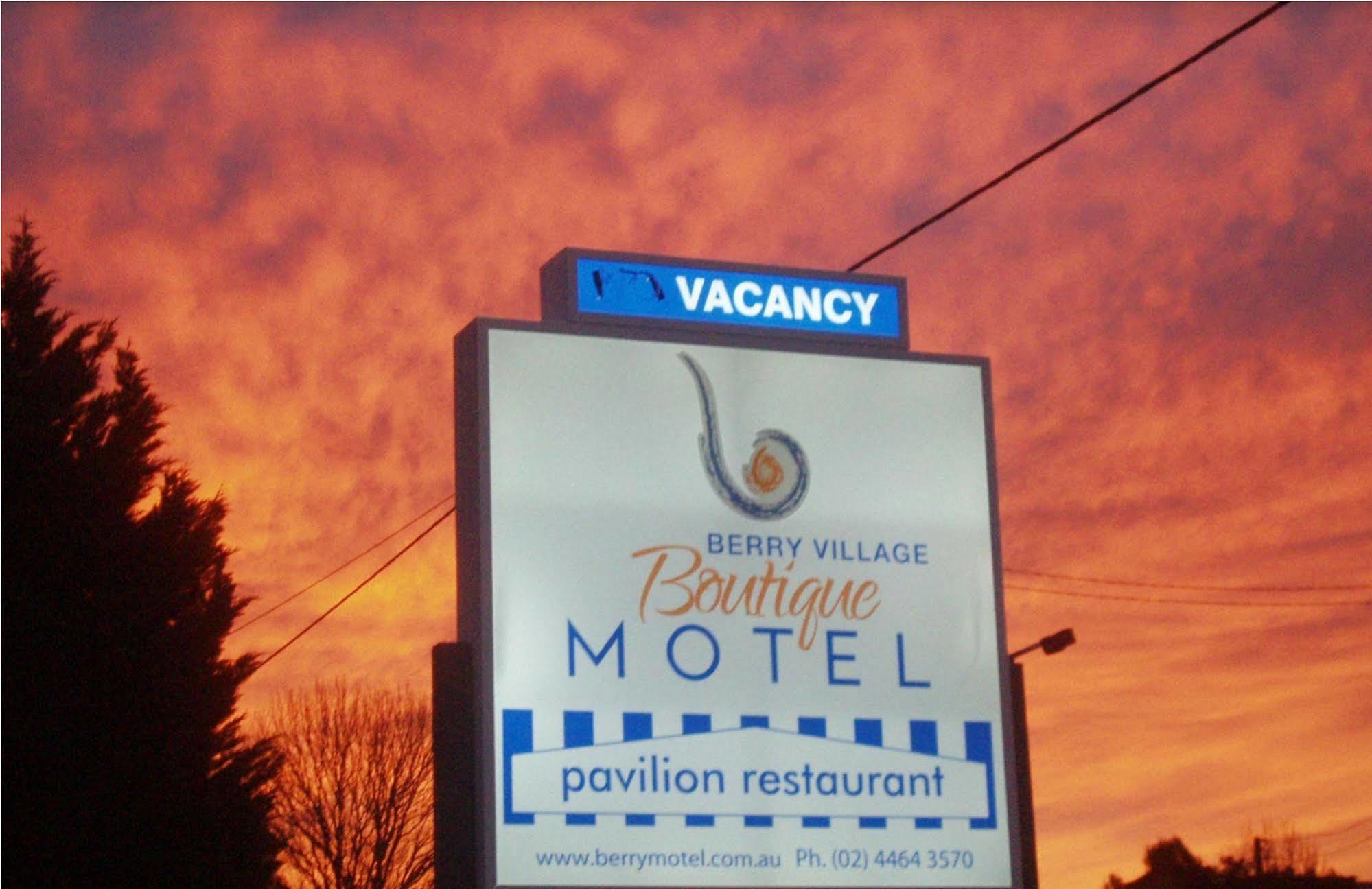 Berry Village Boutique Motel מראה חיצוני תמונה